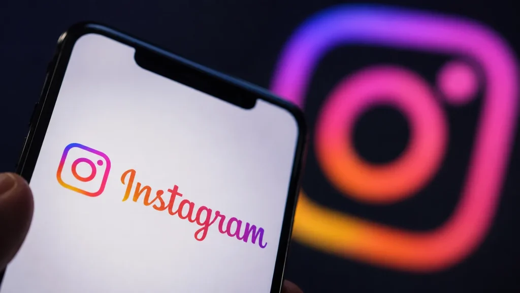 Instagram悄悄换了用了十年的字标，结果网友第一眼：这写的是啥？